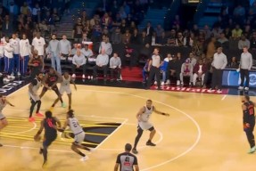 包含窗口期NBA季后赛传出新动向；纽约尼克斯刷新队史纪录；管理层表态：信心回归；纪律约束更严格的词条-综合娱乐平台入口