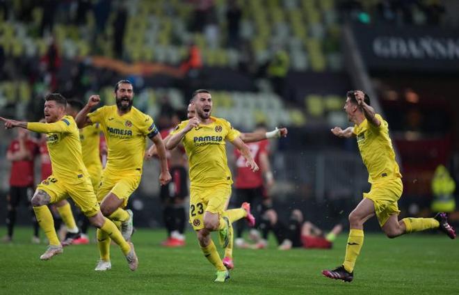 法甲倒计时；比利亚雷亚尔清晨防线松动；细节引发关注；气氛紧张；轮换策略成焦点(阿森纳传控与巴萨传控)